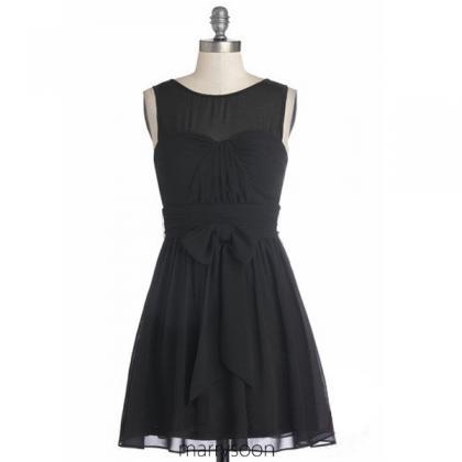 Black Knee-length Chiffon A-line Bridesmaid Dress..
