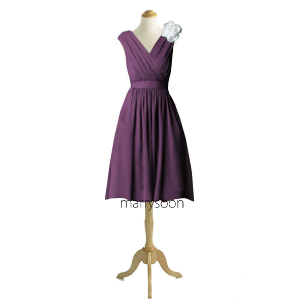 Aubergine Colored Chiffon Short V-neck Bridesmaid Dresses, Dark Purple Cap Sleeves Knee Length Bridesmaid Gown Md034
