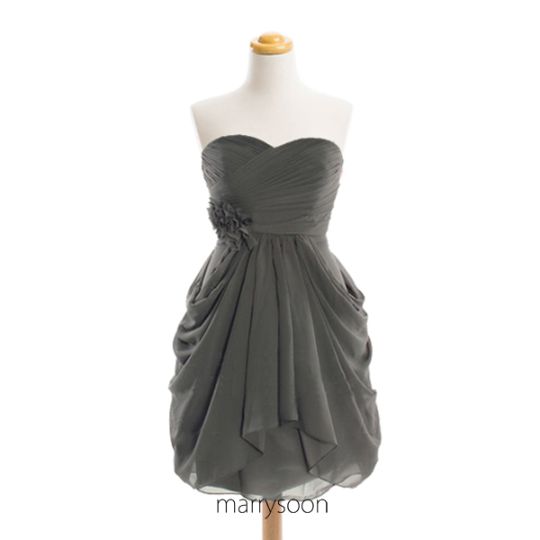 Charcoal Gray Sweetheart Neck Short Bridesmaid Dresses, Knee Length Dark Gray Bridesmaid Dress With Handmade Flower Md071
